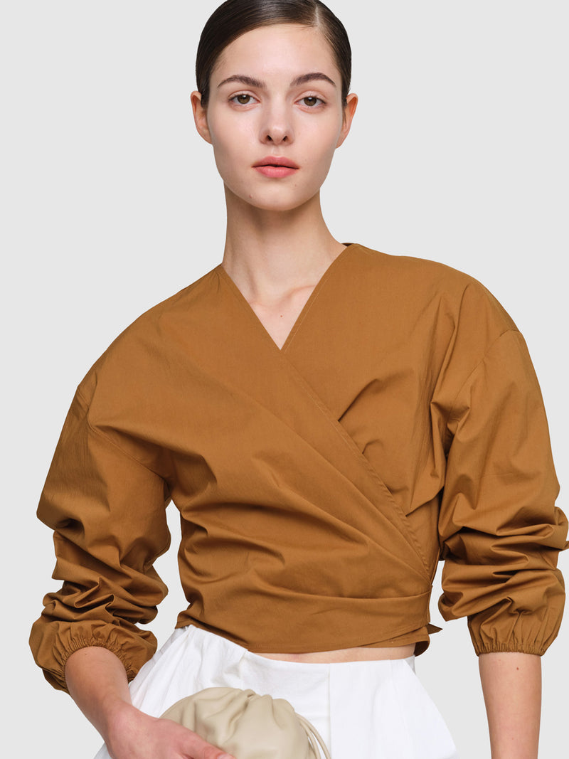 02-FS2025_March_SALE_LP_Women_Feature_Tops