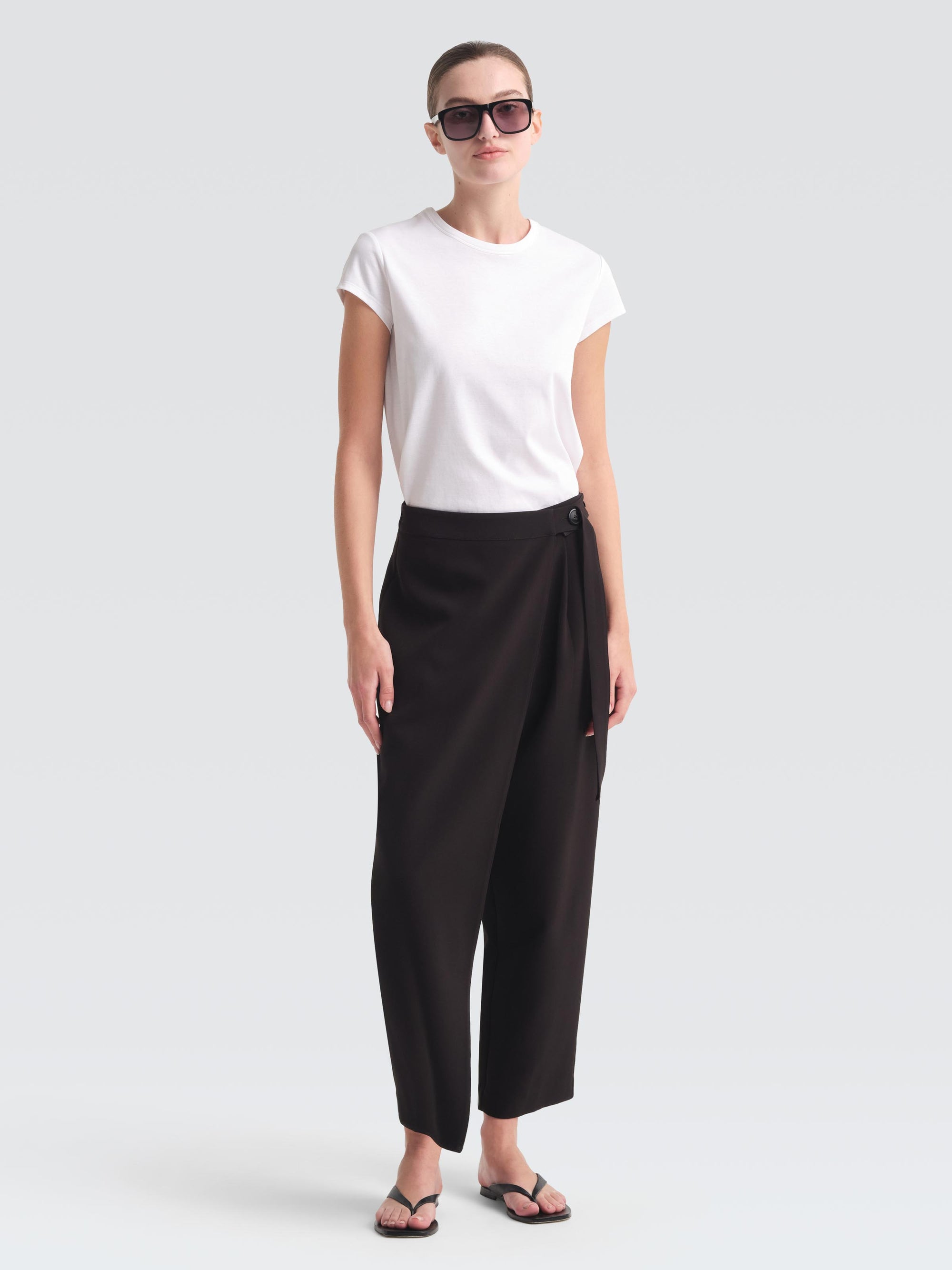 2318-Women-Pants-Bandra-Summer-Suiting-Black-1_a7ff7426-08df-44b6-b098-91d21cac7ffb