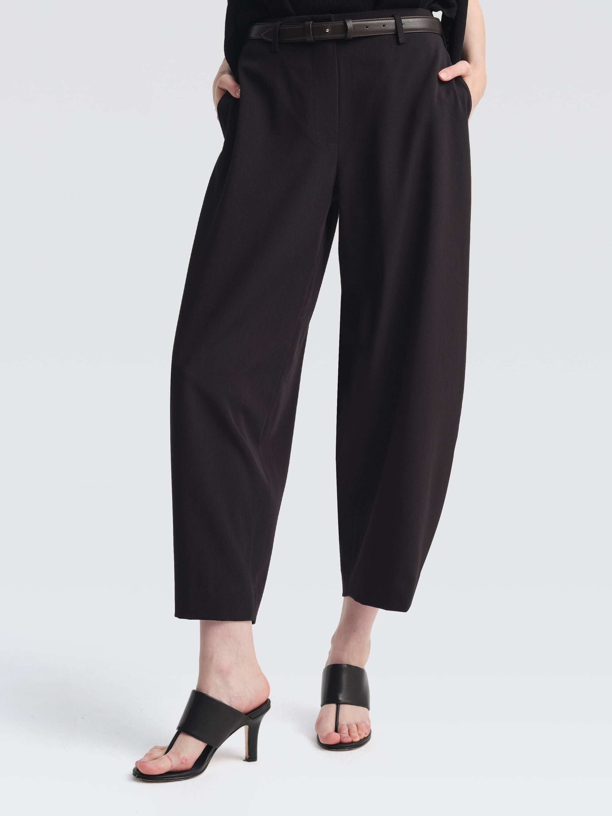 2708-Women-Pants-Arnie-Cotton-Twill-Black-5_d5b05188-e9ef-4300-8b1e-afcef9ca0474