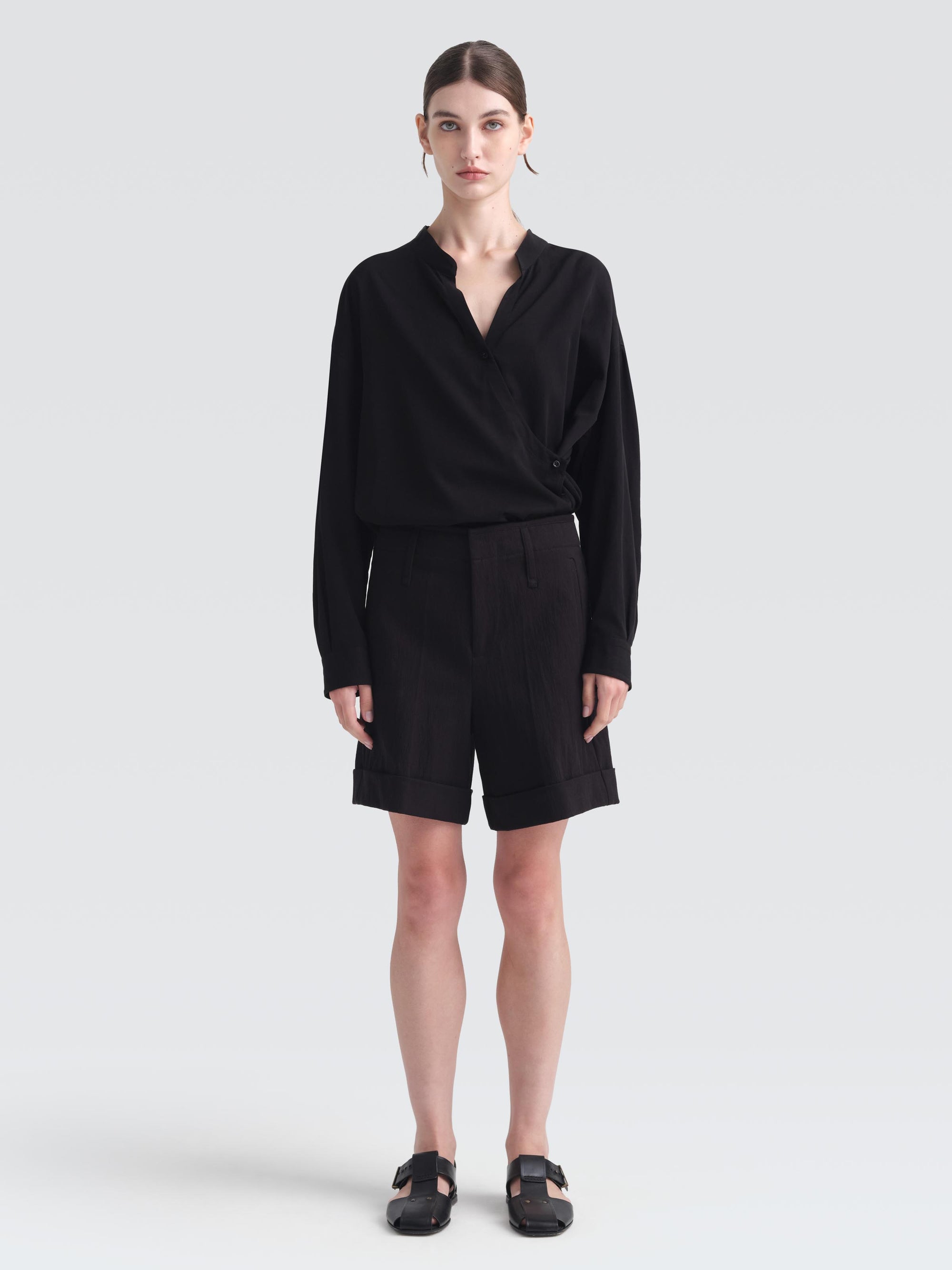 2842-Women-Shorts-Bo-Cotton-Gabardine-Black-1_9e4165f1-f708-4b1a-aa0e-1a0529ee4ef0