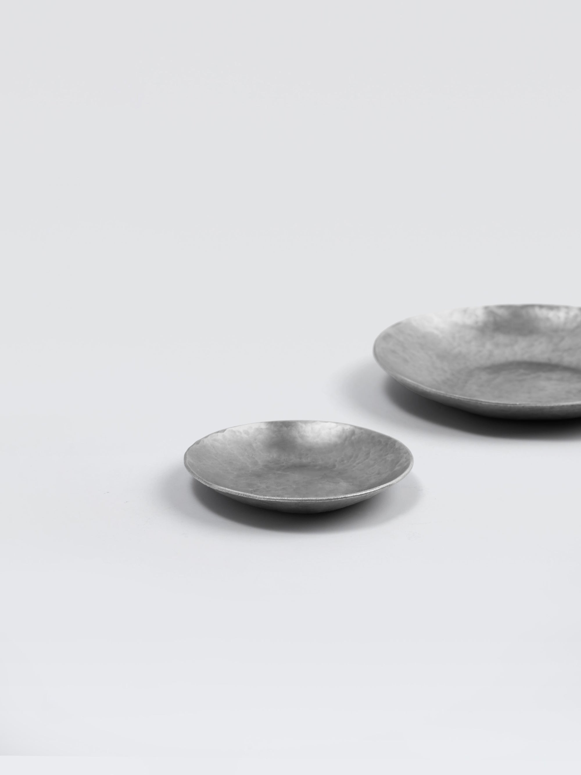 Baremetal Hammered Dish S