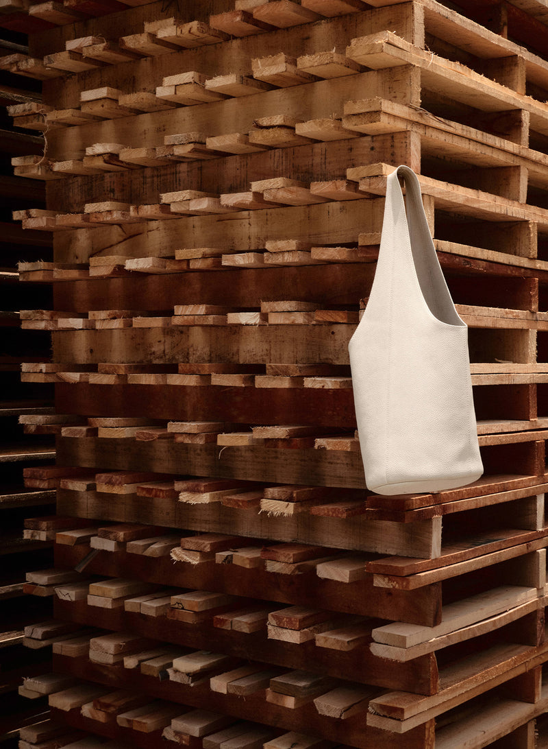 Cap30-MayD1-Product-Feature-Bags-2