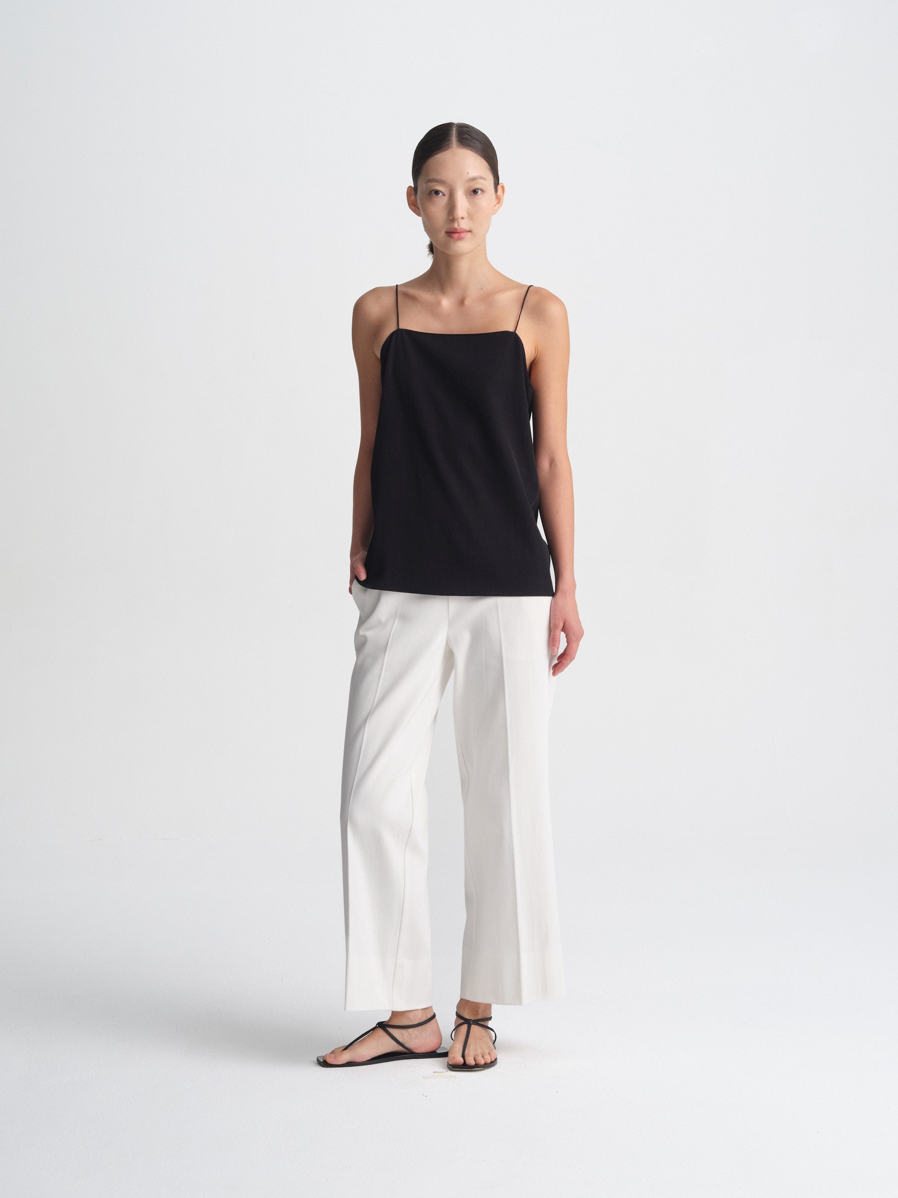 IGC_CAP_30_003-2858_Meg_Top_Black_0136