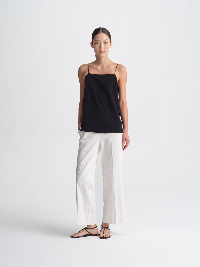 IGC_CAP_30_003-2858_Meg_Top_Black_0136