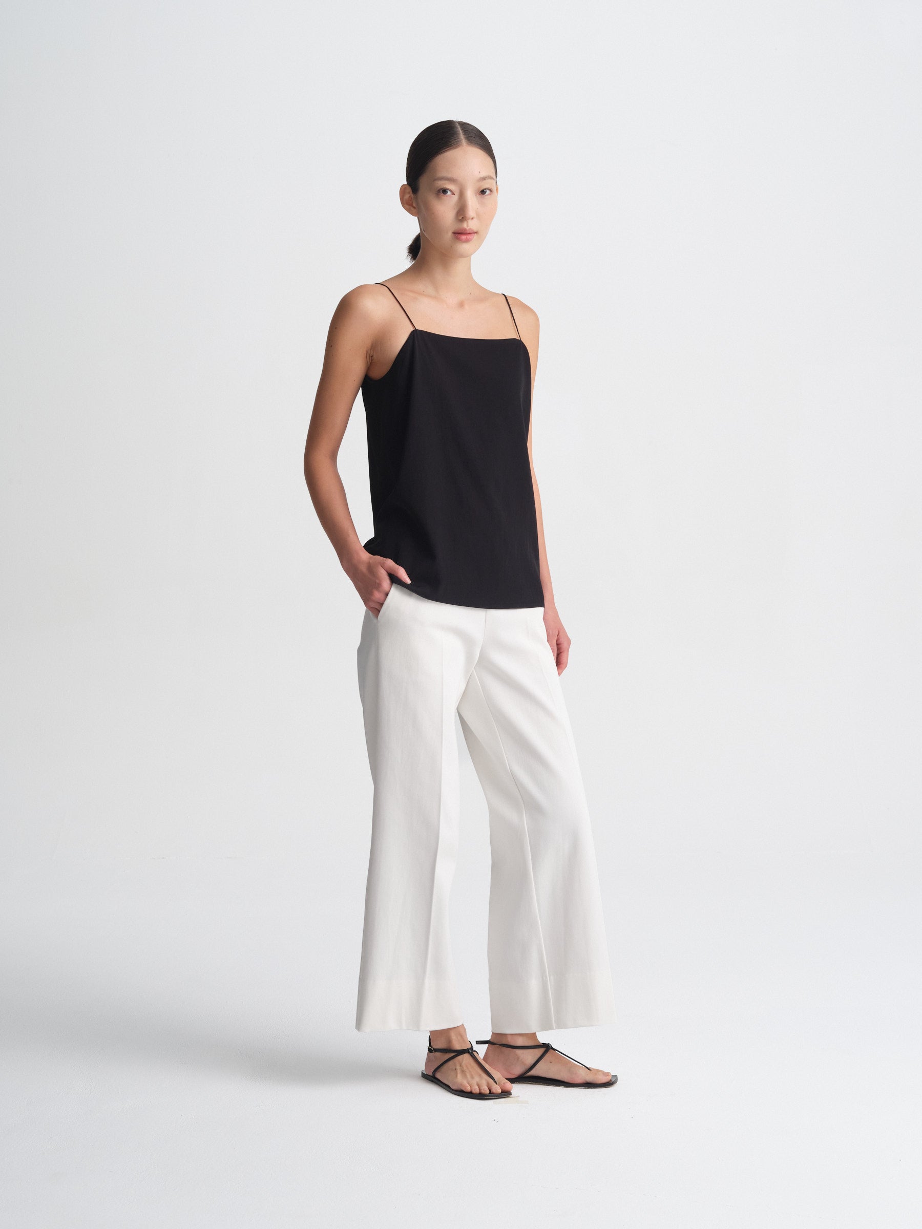 IGC_CAP_30_003-2858_Meg_Top_Black_0138