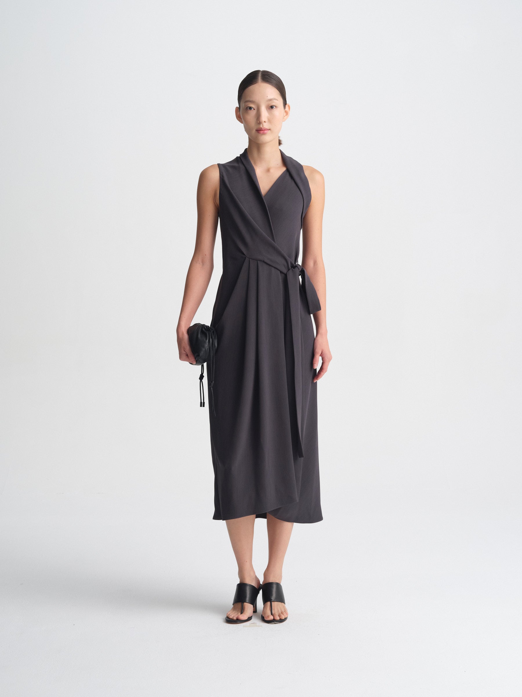 IGC_CAP_30_015-1010_Vanessa_Dress_Charcoal_0584