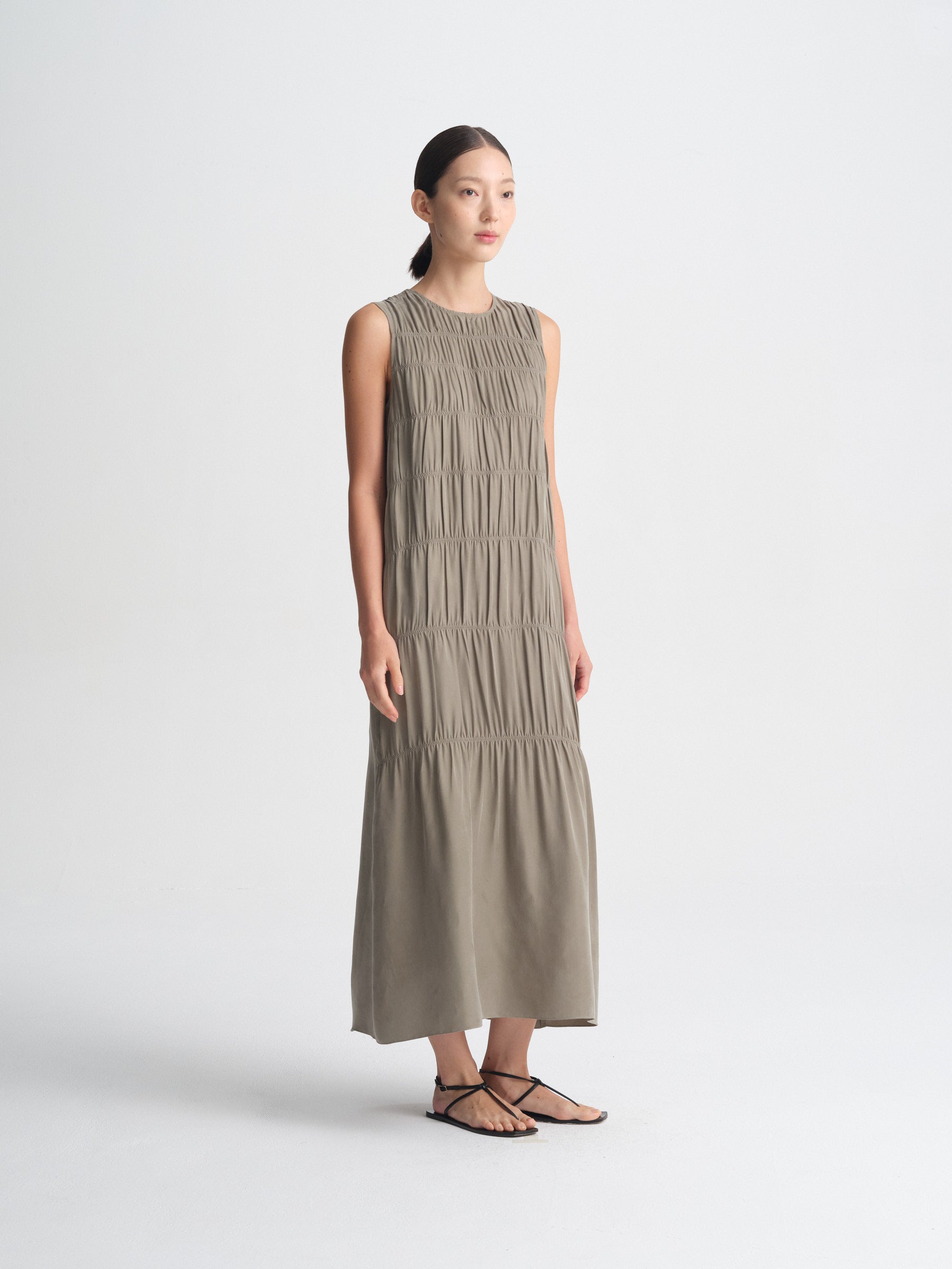 IGC_CAP_30_019-1686_Sapporo_Dress_Sepia_0778