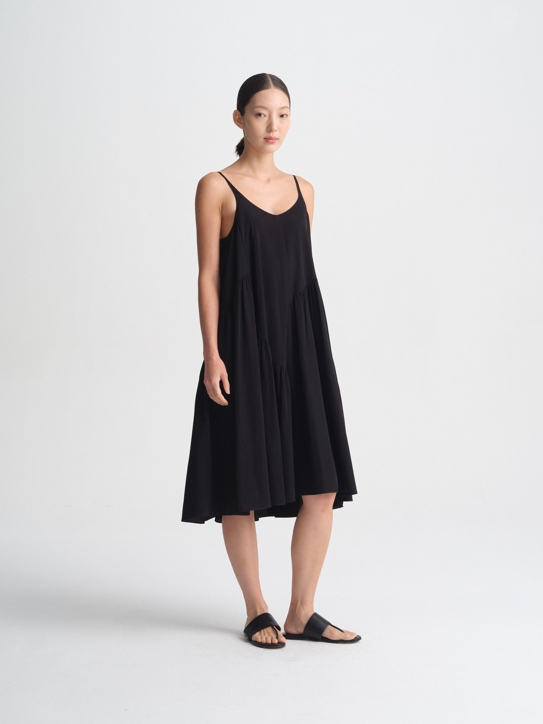 IGC_CAP_30_041-954_Amber_Dress_Black_1755