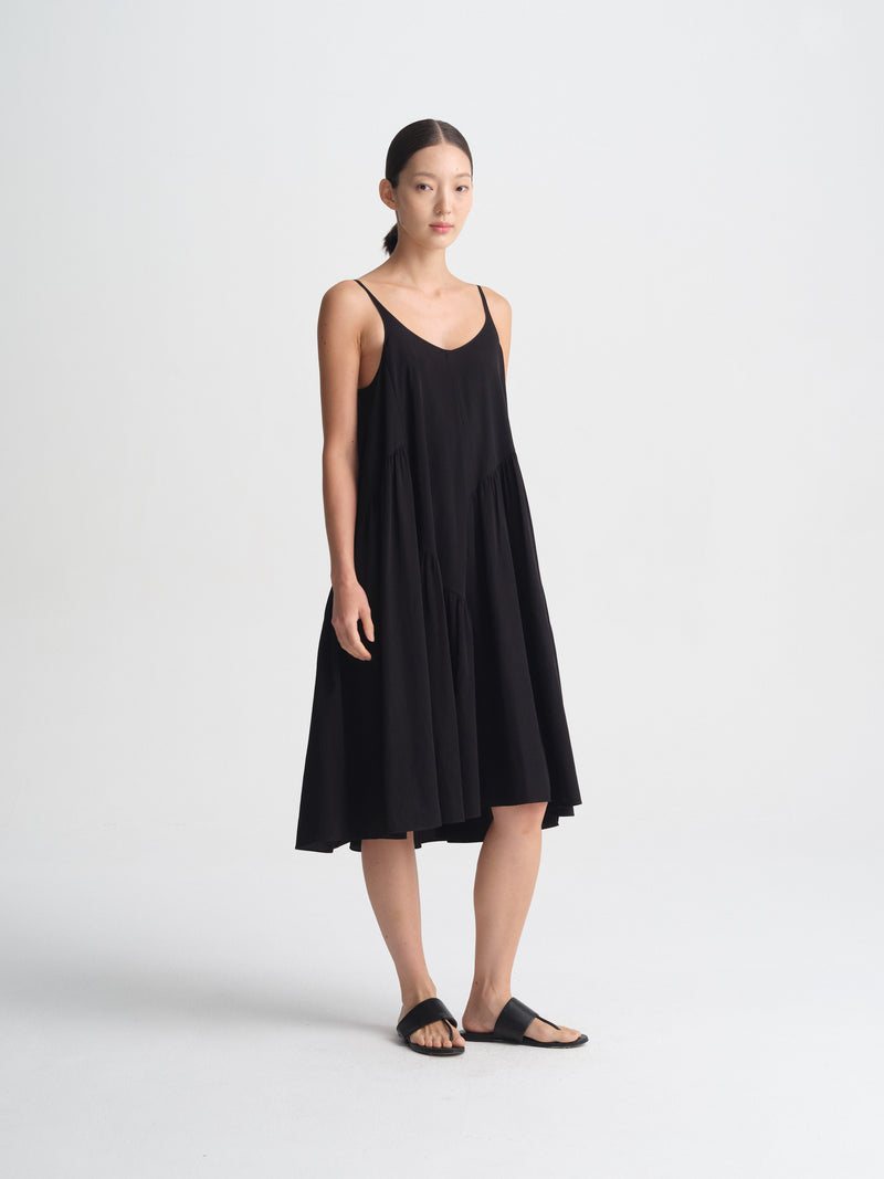 IGC_CAP_30_041-954_Amber_Dress_Black_1755
