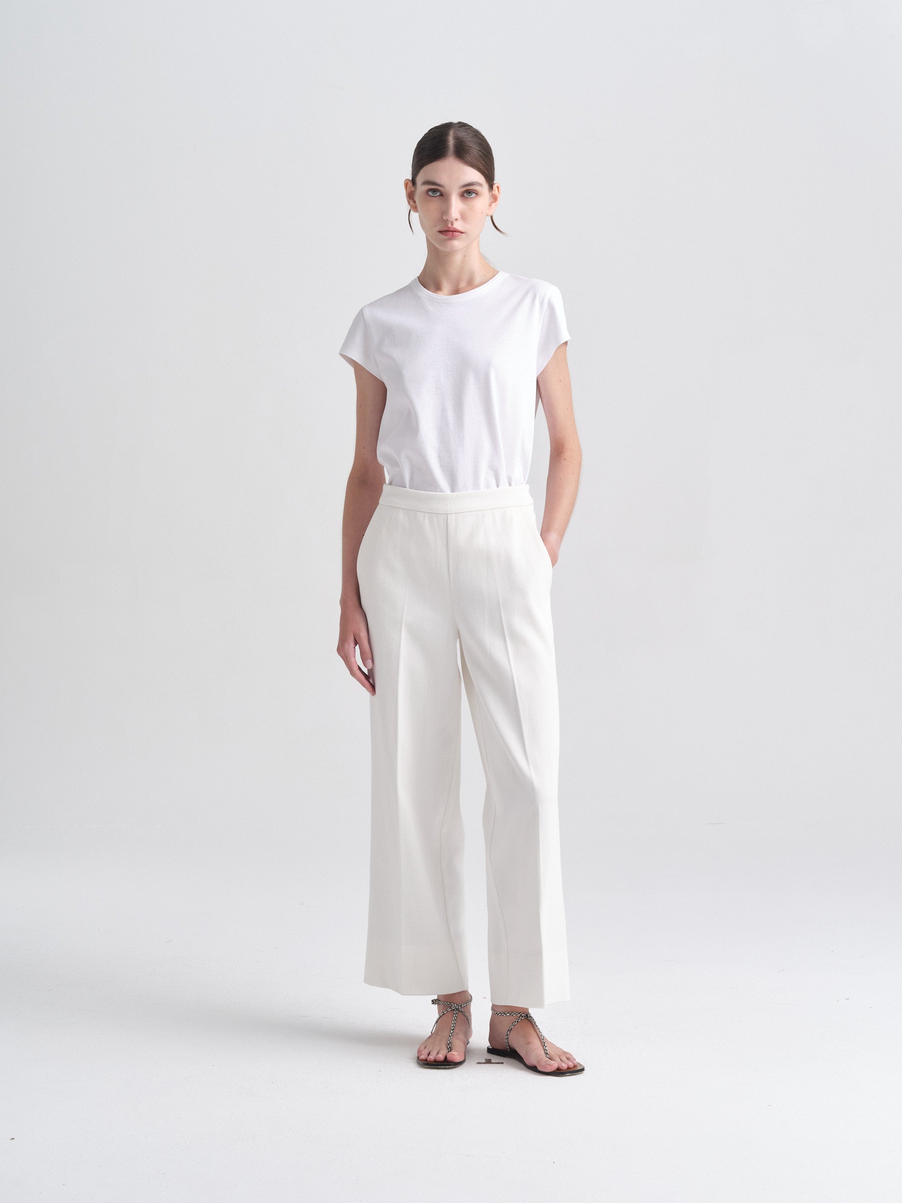 IGC_CAP_30_060-2298_Elle_Top_White_1163