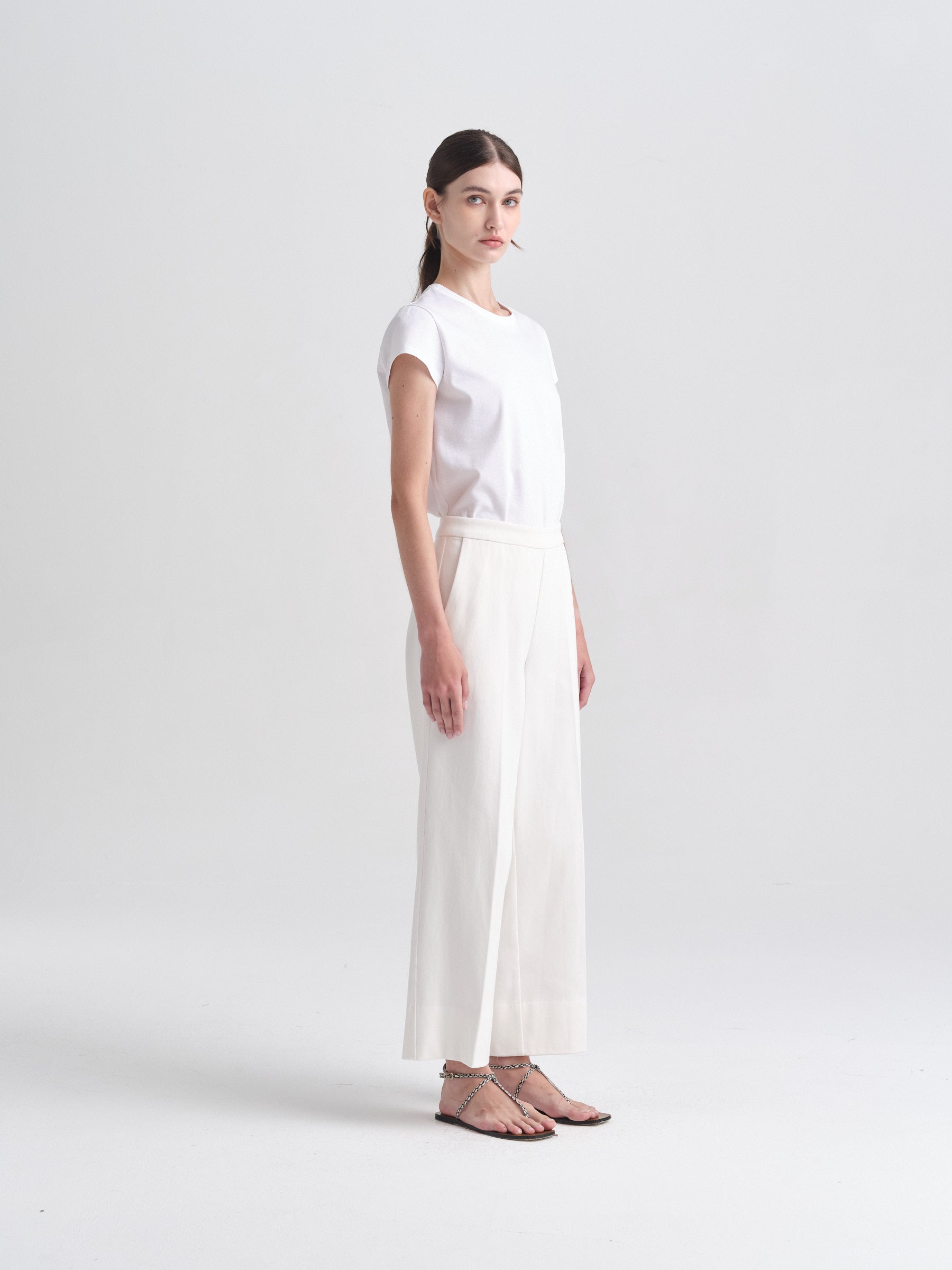 IGC_CAP_30_060-2298_Elle_Top_White_1170