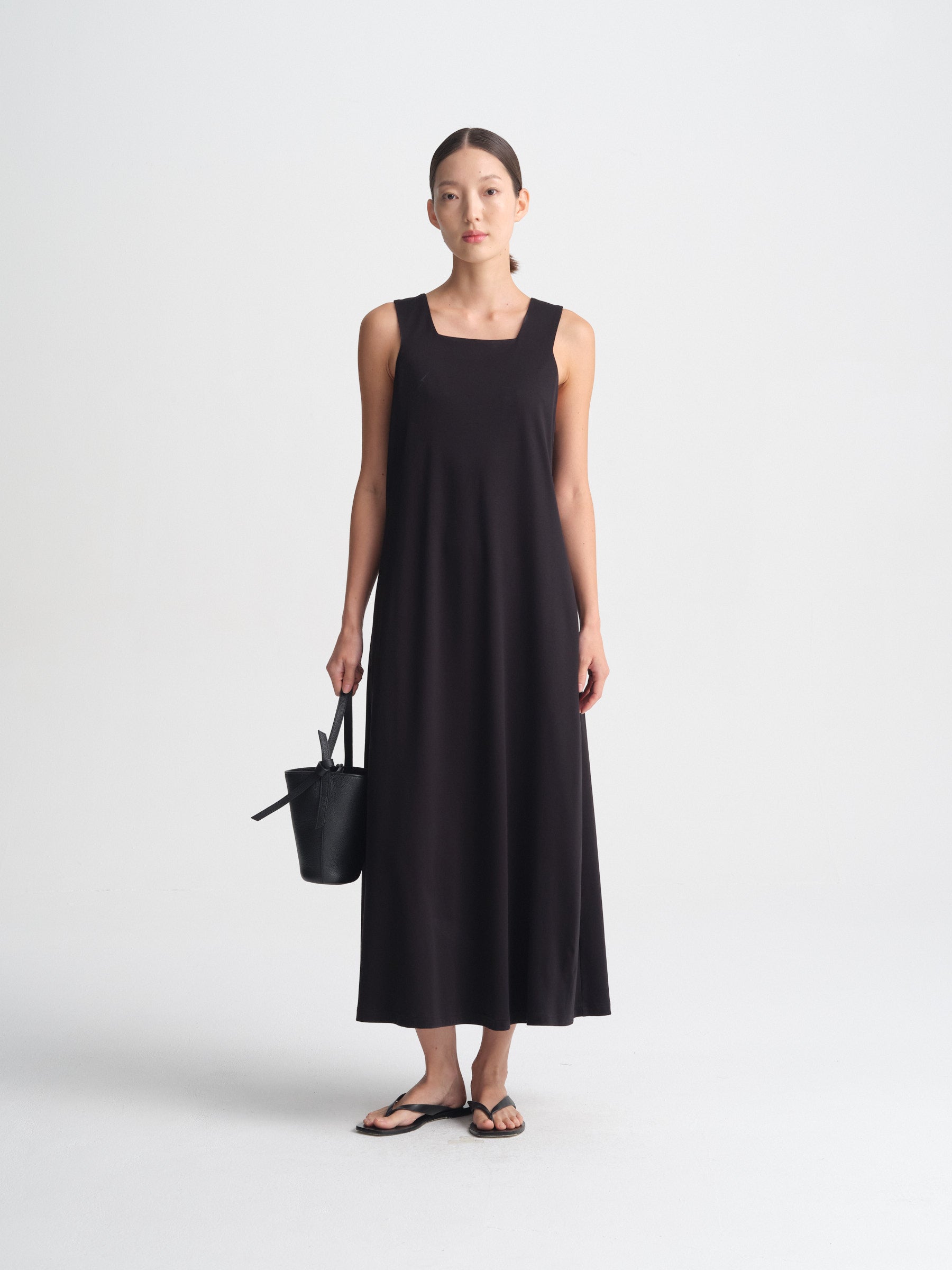 IGC_CAP_30_065-1643_Yari_Dress_Black_3541