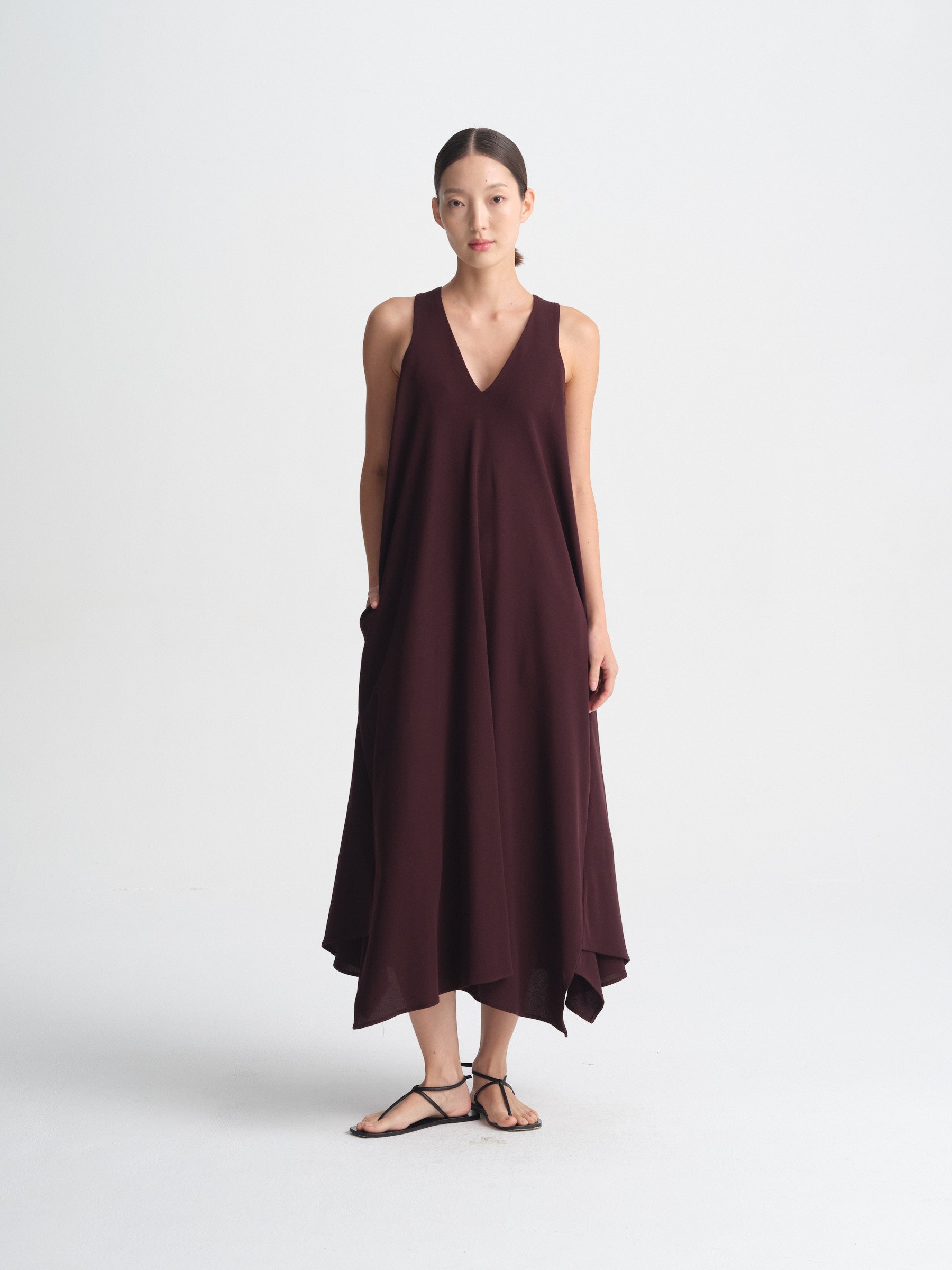 IGC_CAP_30_069-1717_Liv_Dress_Aubergine_3826
