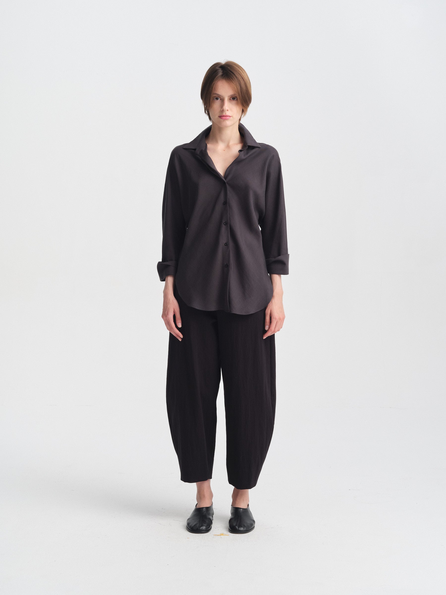 IGC_CAP_30_LB_17JUN2026_043-2812_Lauren_Top_Charcoal_2646