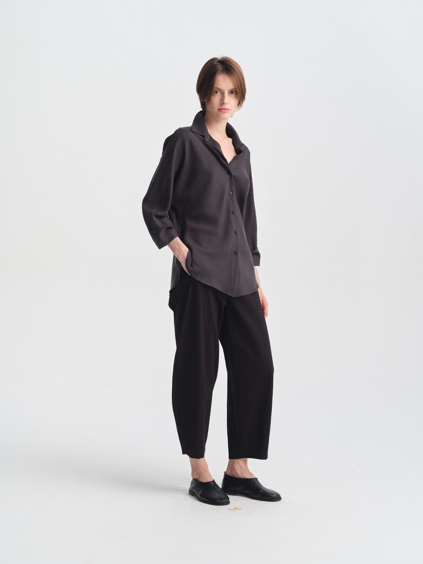 IGC_CAP_30_LB_17JUN2026_043-2812_Lauren_Top_Charcoal_2655