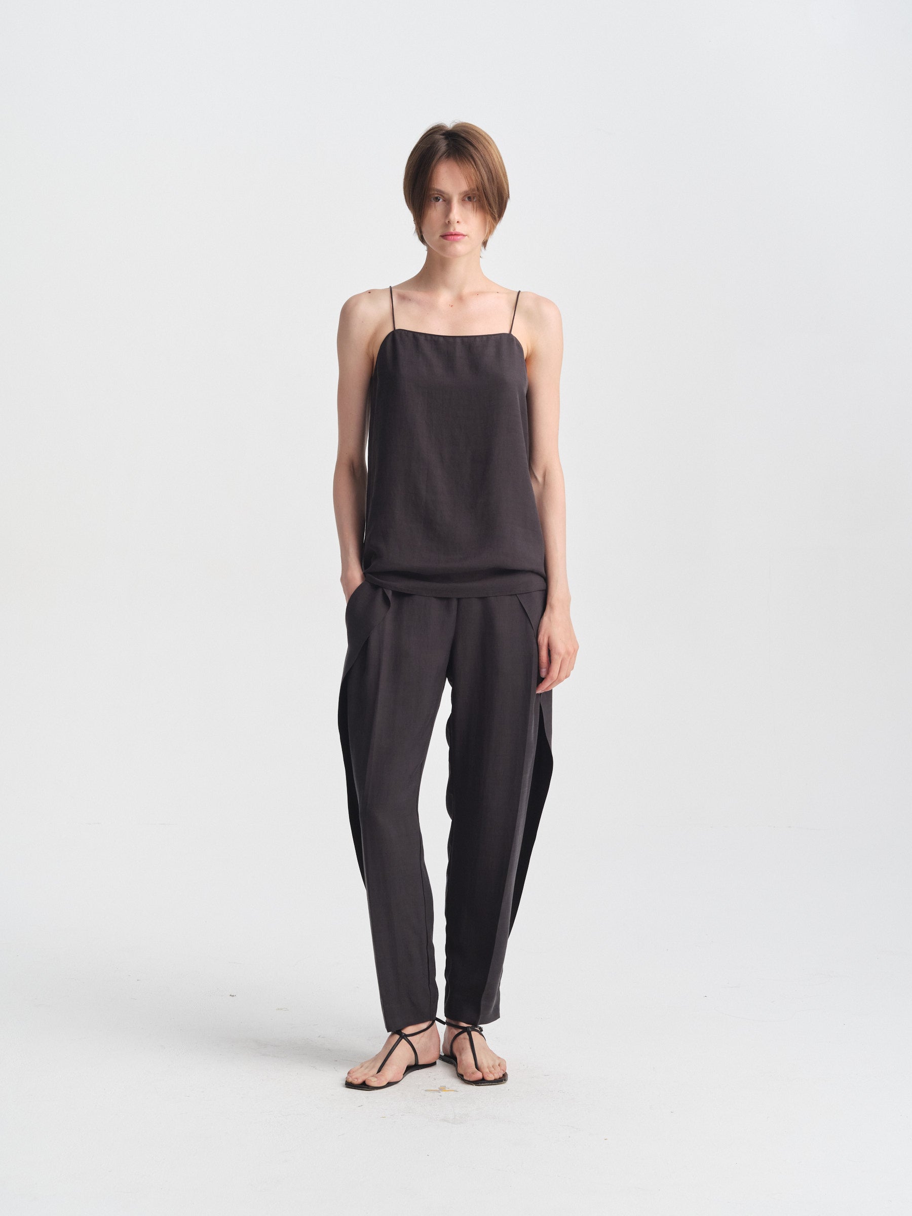 IGC_CAP_30_LB_17JUN2026_061-2858_Meg_Top_Charcoal_4082