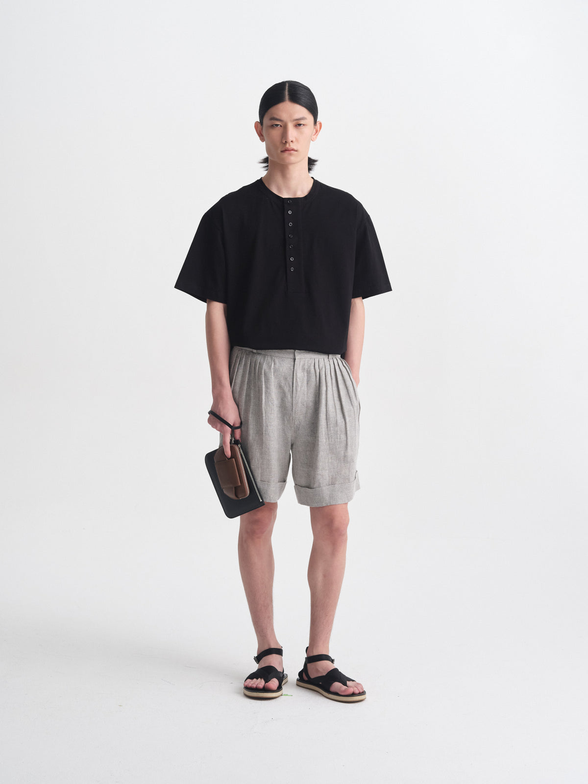 IGC_CAP_30_Lookbook_19AUG26_xxx-468_Henley_top_Black_3231