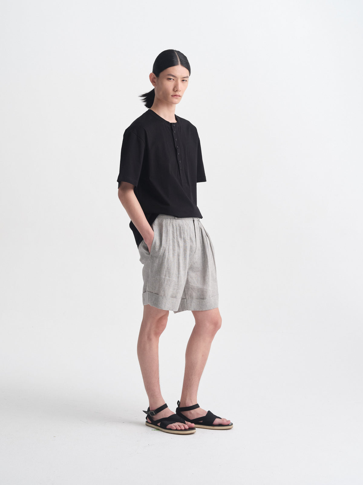 IGC_CAP_30_Lookbook_19AUG26_xxx-468_Henley_top_Black_3238