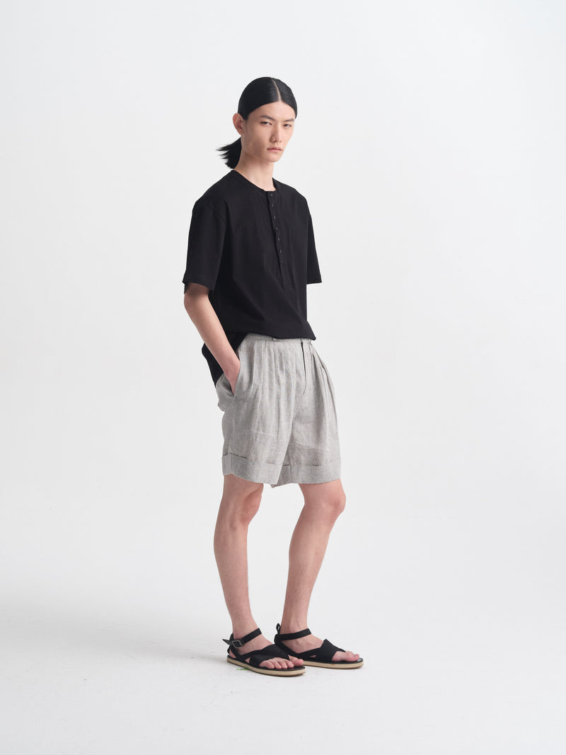IGC_CAP_30_Lookbook_19AUG26_xxx-468_Henley_top_Black_3238